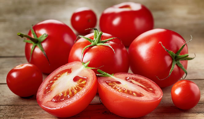 Tomaten helfen mit ihrem Vitamin C beim Abnehmen.