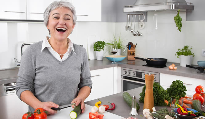 Im Alter verlieren immer mehr Senioren die Lust am Kochen.