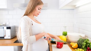 Während der Schwangerschaft auf eine gesunde Ernährung achten!
